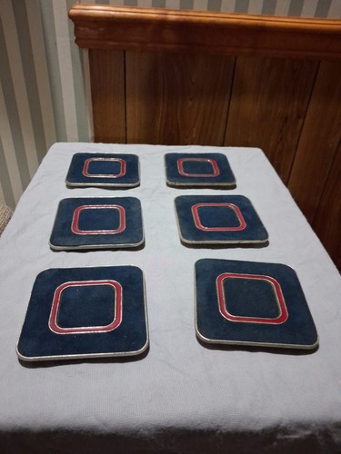 Six dark square - , dishes